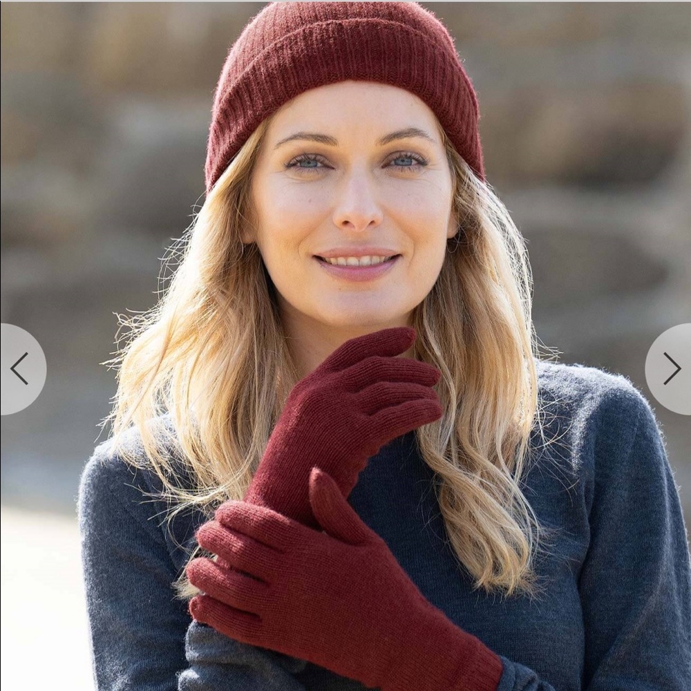 CELTIC & CO Cashmere Gloves. Oatmeal